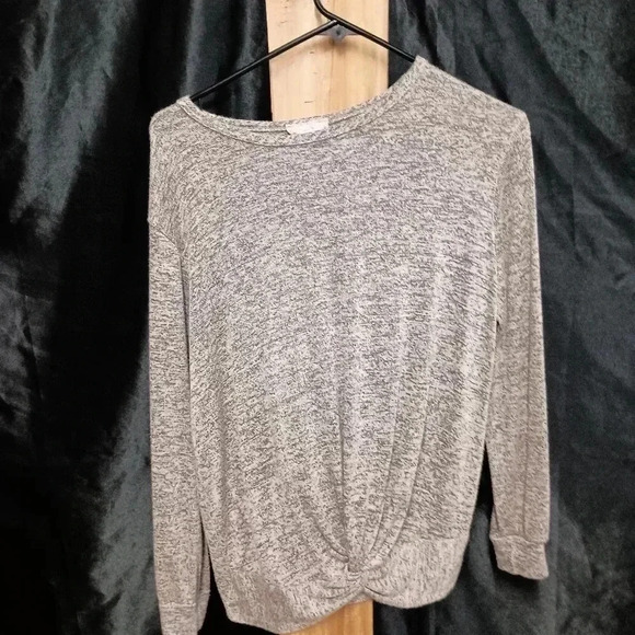 Long sleeve Brown with knot on the bottom size small Olivia rae sleepwear - Picture 1 of 6